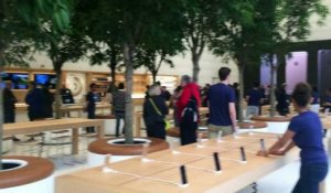 Découverte de l'Apple Store de Bruxelles par les médias belges