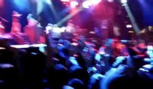 Début du concert de 50 Cent après une demi-heure de retard et sous la drache au festival Les Ardentes 2012 à Liège