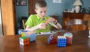 A Havré Pascal Godart fait du Rubik's cube