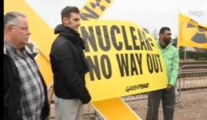Des militants bloquent un convoi nucléaire