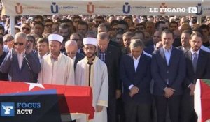 Turquie : Erdogan en larmes aux funérailles de son ancien directeur de campagne