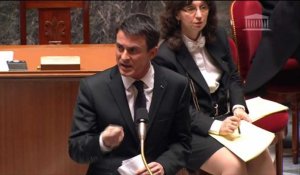 Déchéance: Valls hostile à toute autre formule que la sienne