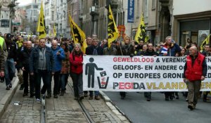 Échauffourées à Calais lors d'une manifestation à l'initiative de Pegida