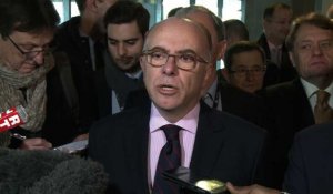 Calais: Cazeneuve prône "la plus grande fermeté"