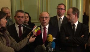 Calais: Cazeneuve annonce l'interdiction des manifestations