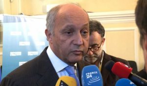 Syrie: Fabius appelle à cesser les bombardements