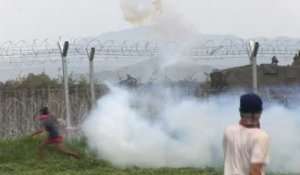 Idomeni: La police macédonienne tire des gaz lacrymogènes