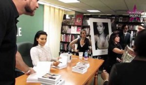 Kim Kardashian attaquée par des militants anti-fourrure