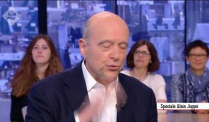 Alain Juppé critique Emmanuel Macron