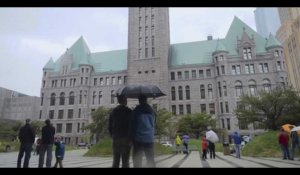 Prince mort : Les cloches de la mairie de Minneapolis jouent certains de ses airs en hommage (vidéo)