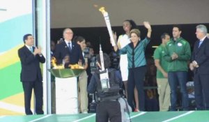 La flamme olympique des JO de Rio est arrivée au Brésil