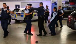 Nouvelle-Zélande: la police danse le "running man"