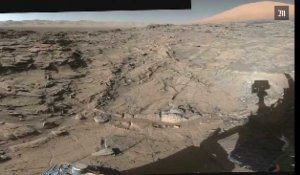 Images panoramiques des paysages rocheux de Mars