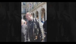 Les journalistes du Petit Journal menacés et insultés par des militants du Front National (vidéo)