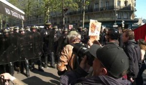 Paris: le défilé du 1er mai se termine dans les lacrymogènes
