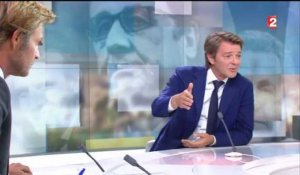 "Moi je n'ai jamais posé avec mes gosses" François Baroin tacle Macron