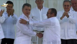 Colombie: l'accord de paix avec les Farc signé