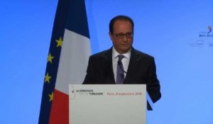 Hollande évoque des "tentatives" d'attentats déjouées