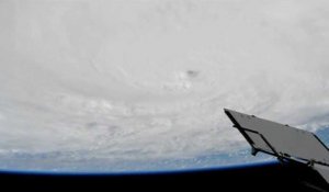 Vu de l'espace, l'ouragan Matthew survole Haïti, Cuba et la Jamaïque