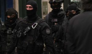 Opération policière dans une église: fausse alerte à Paris