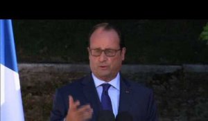 Burkini: Hollande prône "ni provocation, ni stigmatisation"