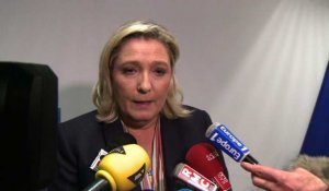 Marine Le Pen: "UMP, PS, Medef, même combat"