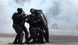 Des CRS entraînent la police brésilienne après les attentats