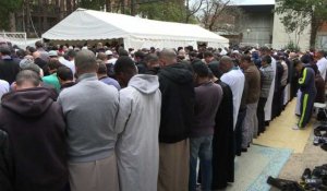 Lyon: la prière du vendredi consacrée aux victimes des attentats