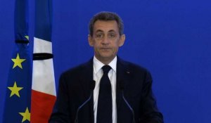 Attentats à Paris: "La guerre doit être totale", selon Sarkozy