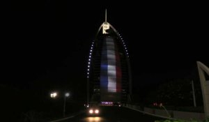 A Dubaï, des tours en bleu-blanc-rouge