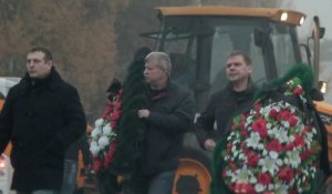 Russie: les funérailles des victimes du crash se poursuivent