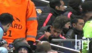 Neymar se chauffe avec un fan de City !