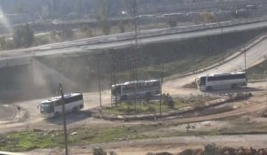 Alep: des bus prêts à la reprise des évacuations