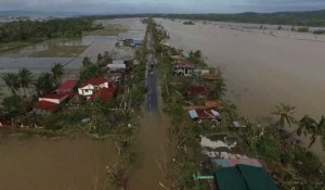 Philippines: Le typhon Nock-Ten fait trois morts, menace Manille