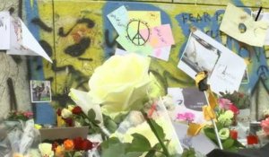 Attentat de Paris : Les français se recueillent sur les lieux du drame