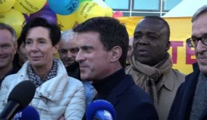 A Evry pour le Téléthon, Valls évite de parler de la primaire