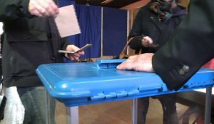 Primaire: affluence dans les bureaux de vote
