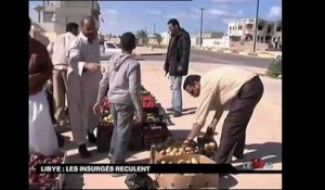Libye : les insurgés reculent face aux pro-Kadhafi