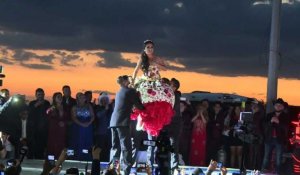 Des milliers de personnes fêtent les 15 ans d'une Mexicaine