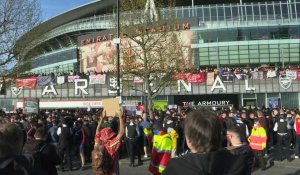 Football/Super Ligue: Les supporters d'Arsenal manifestent contre Stan Kroenke