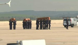 Arrivée en Espagne des corps des trois Européens assassinés au Burkina Faso