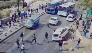 Une voiture israélienne fonce sur des manifestants palestiniens à Jérusalem