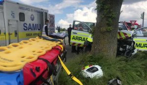 Arrageois : un véhicule du SAMU percute un arbre, quatre blessés à Guémappe près d'Arras