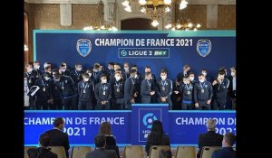 L'Estac reçoit son trophée de champions de Ligue 2 : la réaction des supporters