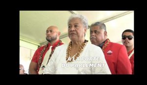 Empêchée d'entrer au Parlement, la Première ministre des Samoa "investie" dans un jardin