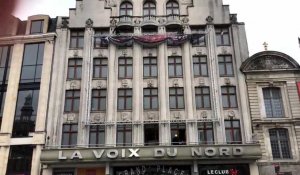 Une bâche "Merci au LOSC" déployée sur la façade de la Voix du Nord à Lille