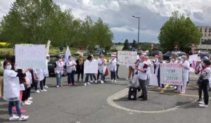 Les soignants de l'hôpital de Saint-Quentin manifestent