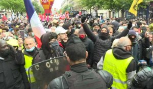 1er mai: le défilé s'élance à Paris, mais est rapidement bloqué