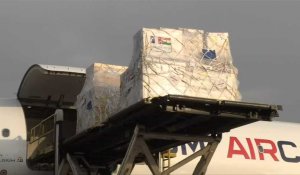 Inde: 28 tonnes d'aide médicale française arrivent à New Delhi
