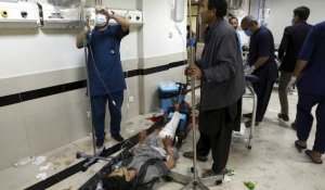Une explosion devant une école pour filles fait une cinquantaine de victimes à Kaboul